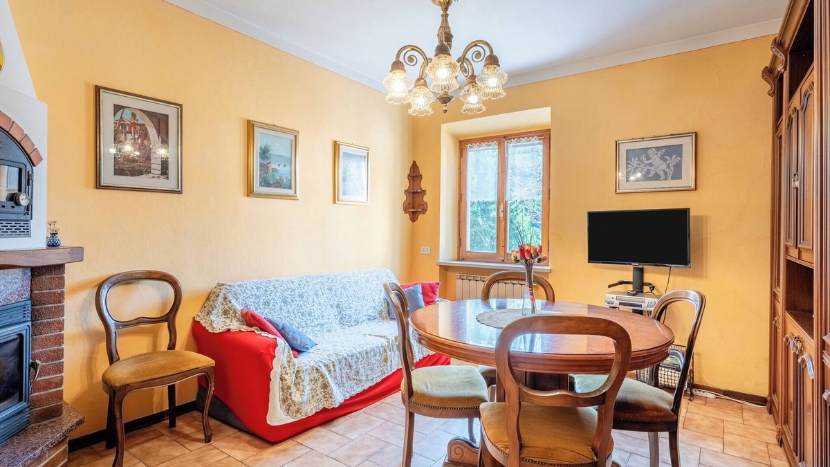San Marcello Piteglio Apartment | Apartment 'Casa Gaia' with Mountain View