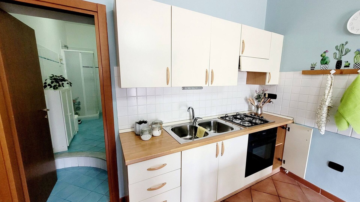 Marini Apartment | Apartment 'Casa Rosa' with Sea View, Wi-Fi and Air Conditioning
