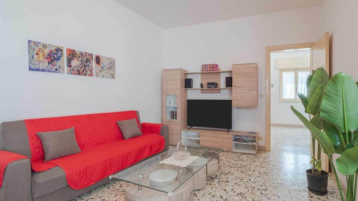 Santa Lucia Apartment | Apartment "Casa Jerone" with Balcony and Wi-Fi