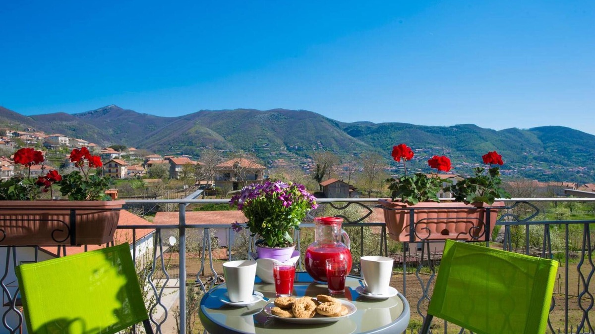 Bomerano Apartment | Apartment 'Casa Loreto Agerola' with Mountain View, Wi-Fi and Air Conditioning
