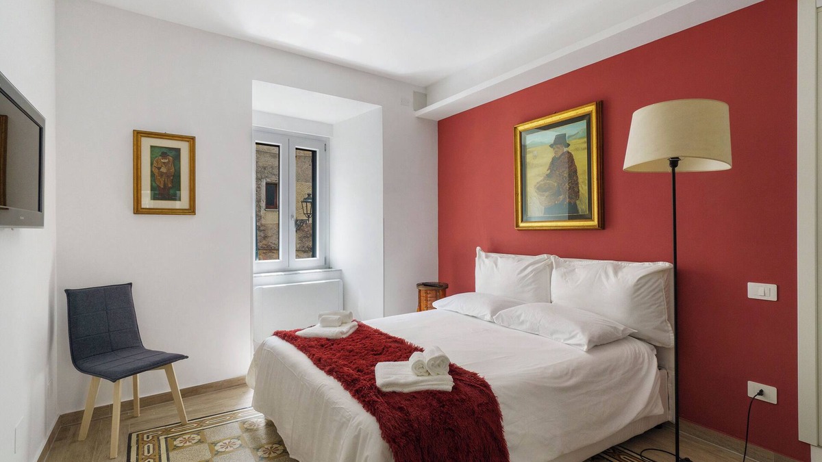 Historical Downtown Salerno Apartment | Apartment 'Casa Mia Civico14' with Shared Terrace, Wi-Fi and Air Conditioning