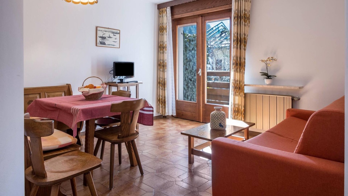 Predazzo Apartment | Apartment "Casa Pinuccia Ovest" with Mountain View, Wi-Fi, Garden & Balcony