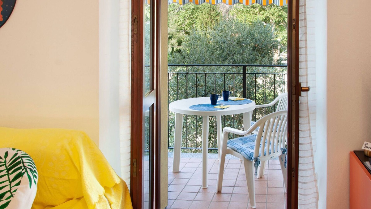 Novate Mezzola Apartment | Apartment "Casa Sole" with Lake View, Balcony & Wi-Fi