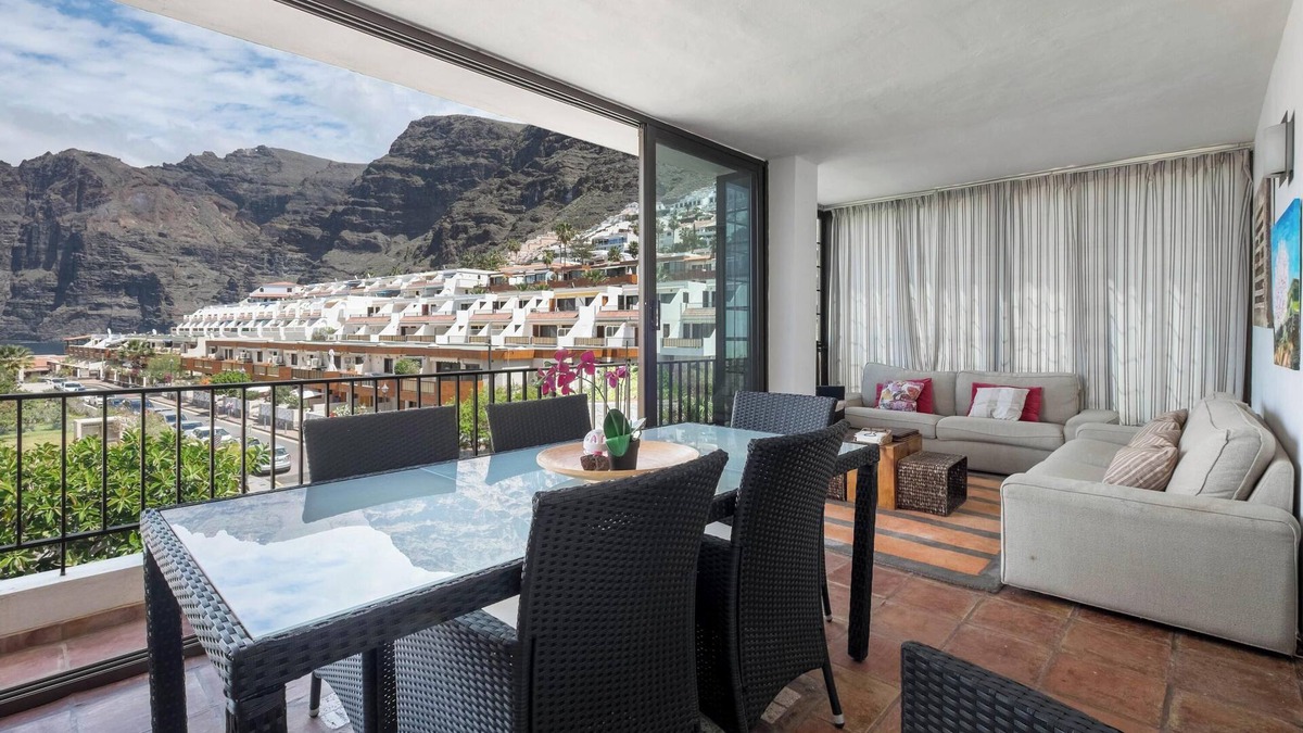 Los Gigantes Apartment | Apartment “Casa Tatiana” in Los Gigantes with Sea View, Terrace & Wi-Fi
