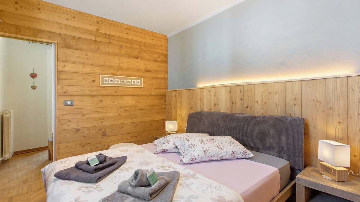 Aosta Apartment | Apartment 'Cathédrale' with Mountain View, Wi-Fi and Air Conditioning