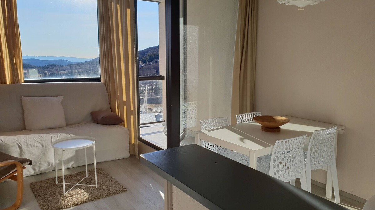 Besse-et-Saint-Anastaise Apartment | Apartment center resort 6/8 people