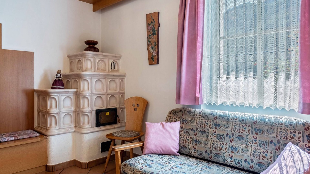 Canazei Apartment | Apartment "Cesa Soramurat 9" with Mountainview, Wi-Fi & Shared Garden