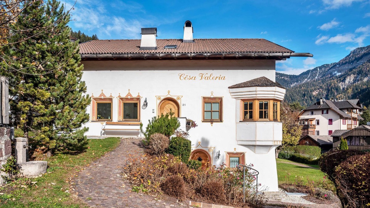 Ortisei Apartment | Apartment "Cesa Valeria App Sonia" with Mountain View, Shared Garden & Wi-Fi
