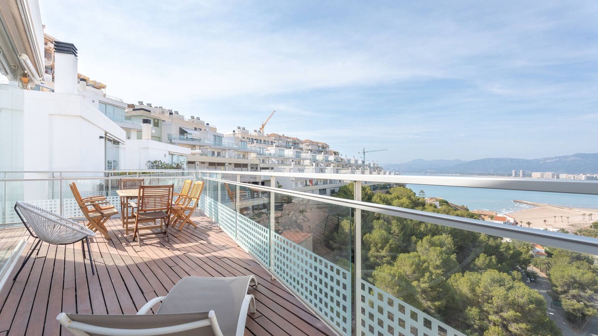 Faro de Cullera Villa | Apartment 'Chalet Villa Turistica Faro Cullera' with Sea View, Wi-Fi and Air Conditioning