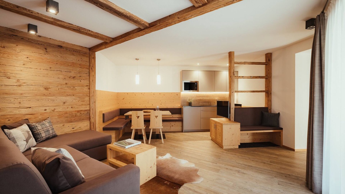 San Genesio Apartment | Apartment 'Chalet La Flüta Arnica' with Mountain View, Shared Garden and Wi-Fi