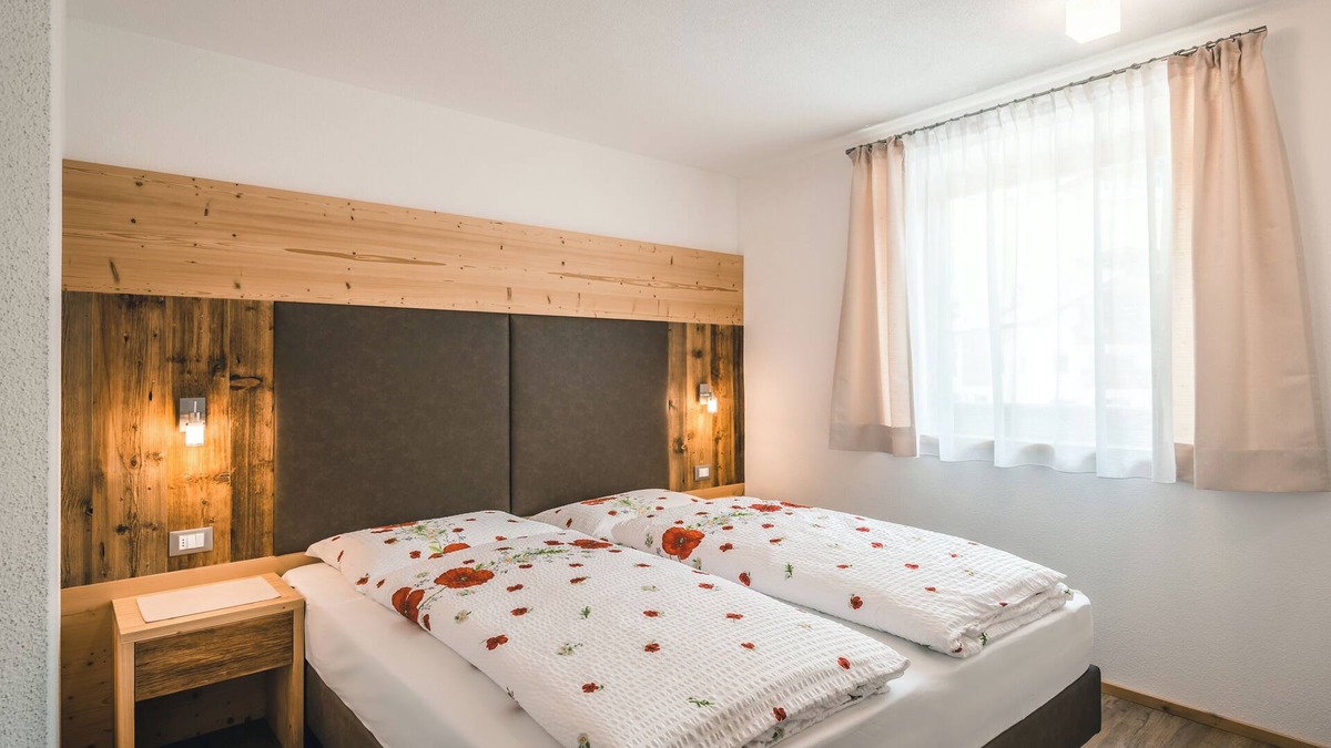 San Genesio Apartment | Apartment "Chalet La Flüta Primula" with Mountain View, Balcony and Wi-Fi