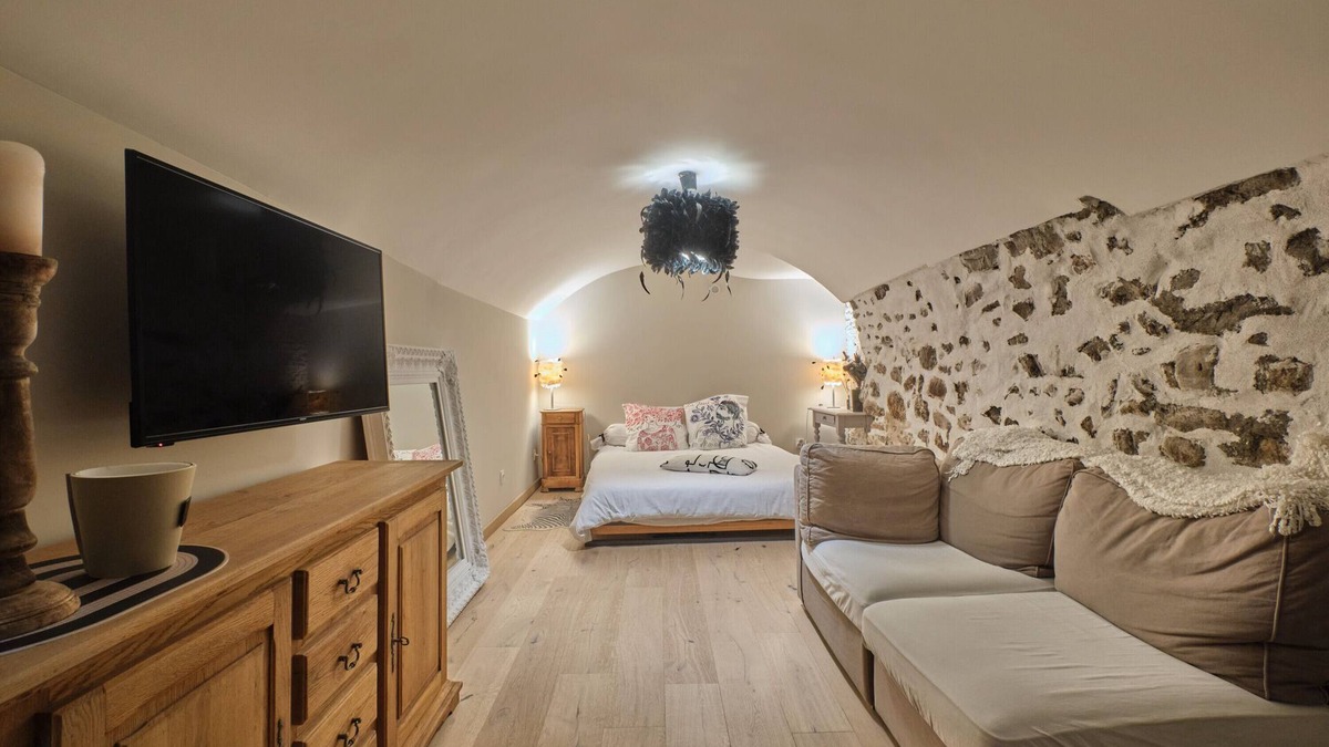 Le Touvet Apartment | Apartment 'Chez Les Amoureux' with Wi-Fi