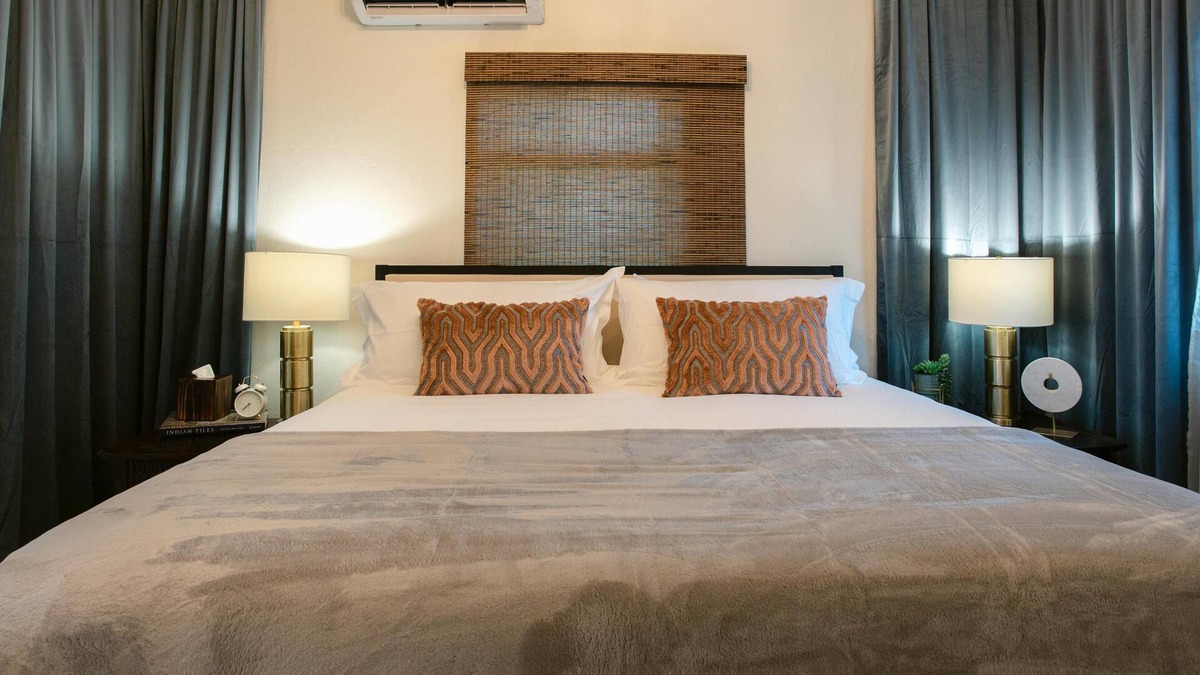 Medford Apartment | Apartment close to downtown with parking included.