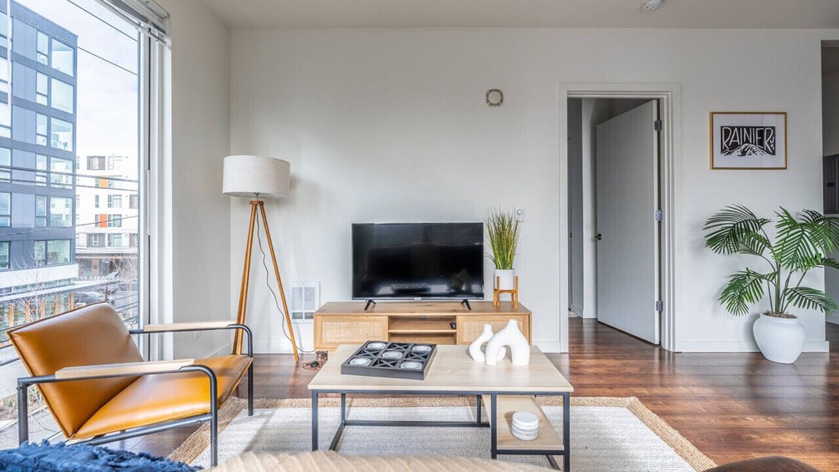Mann Apartment | Apartment close to Downtown with Modern Furnishings