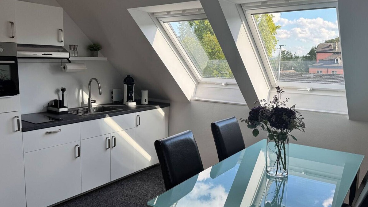 Walberberg Apartment | Apartment Cologne Bonn DeLux Burgblick. Near Phantasialand, Brühl, Bonn, Cologne Trade Fair Center