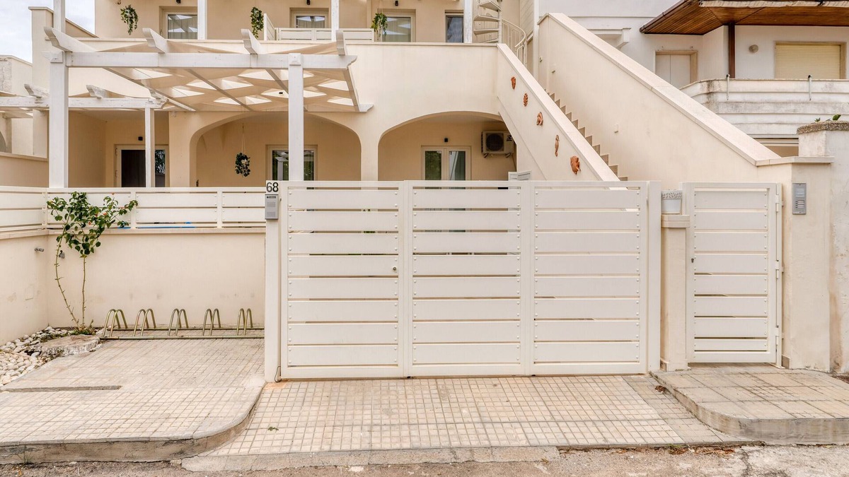 Porto Cesareo Apartment | Apartment 'Corallo' with Private Terrace, Wi-Fi and Air Conditioning