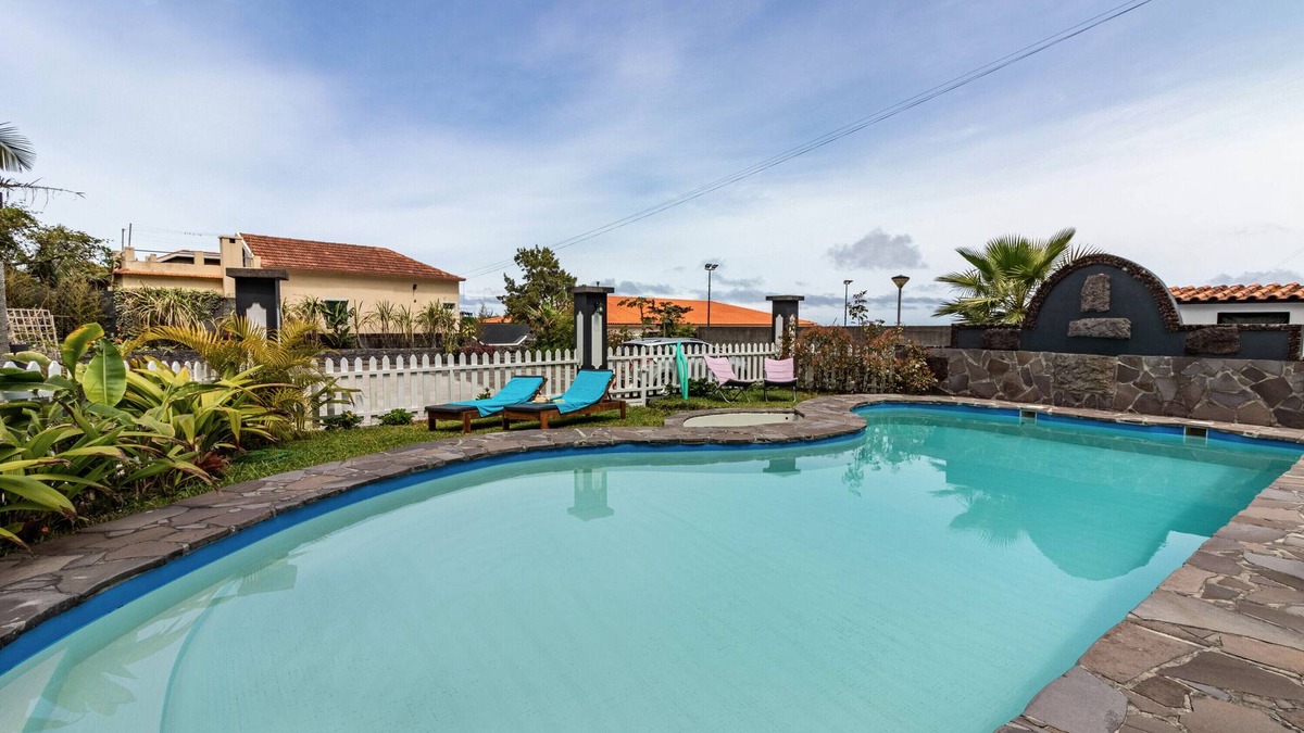 Ponta Delgada Apartment | Apartment 'Cork House - Fernandes Cottage' with Sea Views, Wi-Fi and Air Conditioning