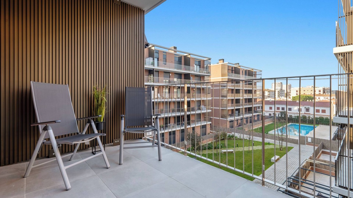 Calafell Apartment | Apartment 'Costa Dorada Perle' with Sea View, Shared Pool and Air Conditioning