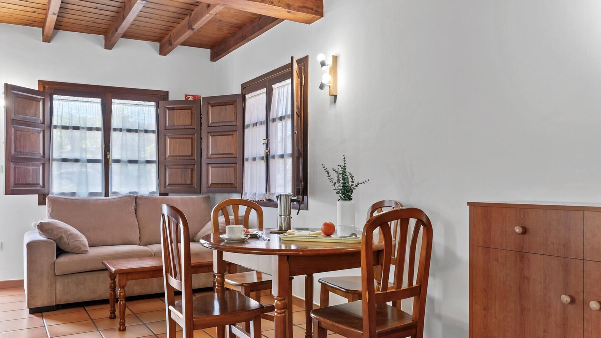 Bustio Apartment | Apartment 'Cruz' with Private Terrace and Wi-Fi