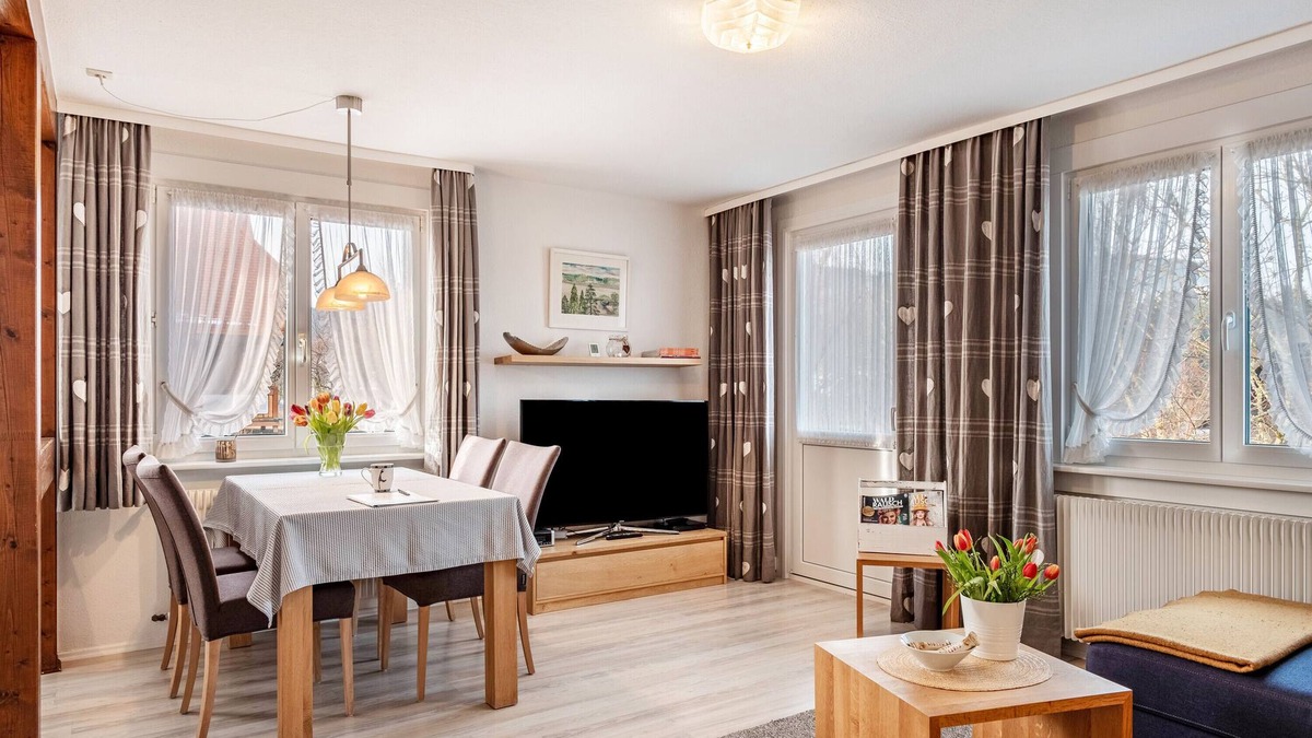 Hinterzarten Apartment | Apartment 'Dachtler' with Mountain View, Shared Garden and Wi-Fi