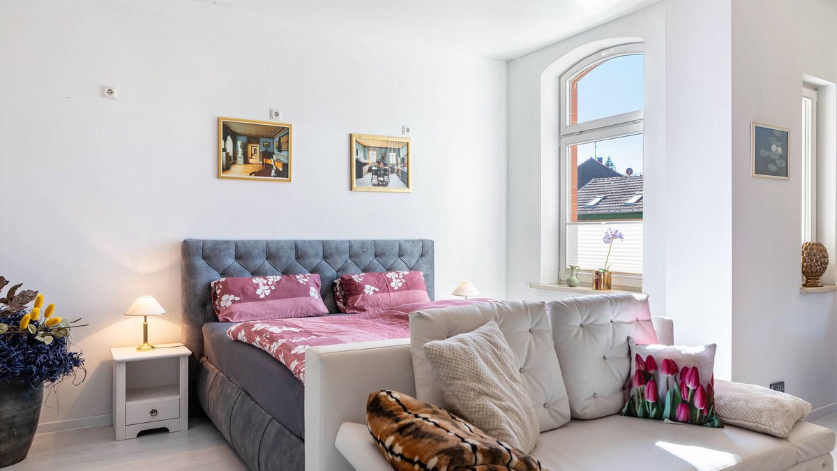 Mühlhausen Apartment | Apartment 'Vogelnest Hochzeitssuite' with Shared Pool, Shared Terrace and Wi-Fi