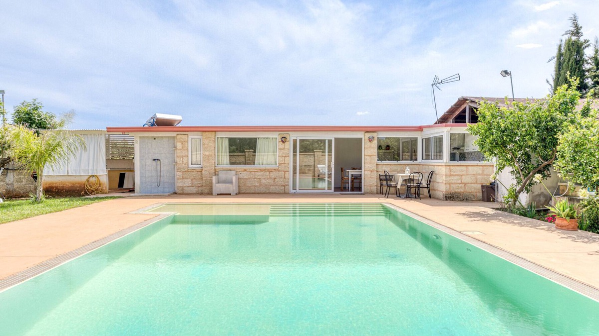 Taurisano Apartment | Apartment 'Dependance Con Piscina' with Private Pool, Wi-Fi and Air Conditioning