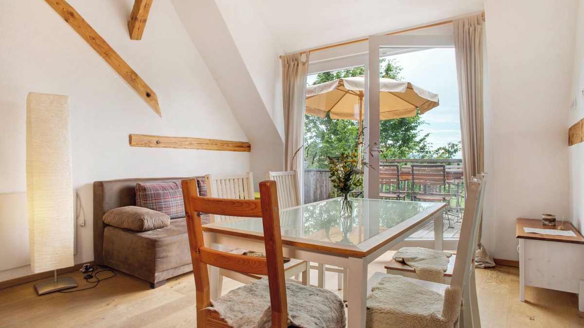 Deggenhausertal Apartment | Apartment 'Die Große Wohnung, 80qm' with Balcony