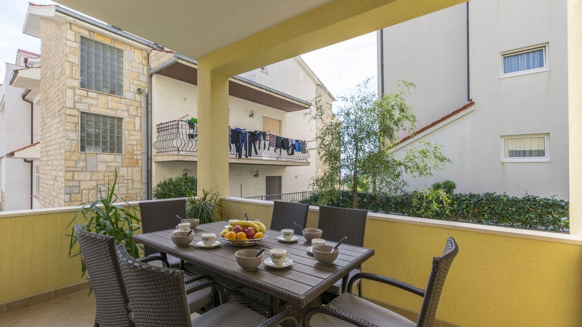 Omis Apartment | Apartment Dora (46141-A1) - Duce