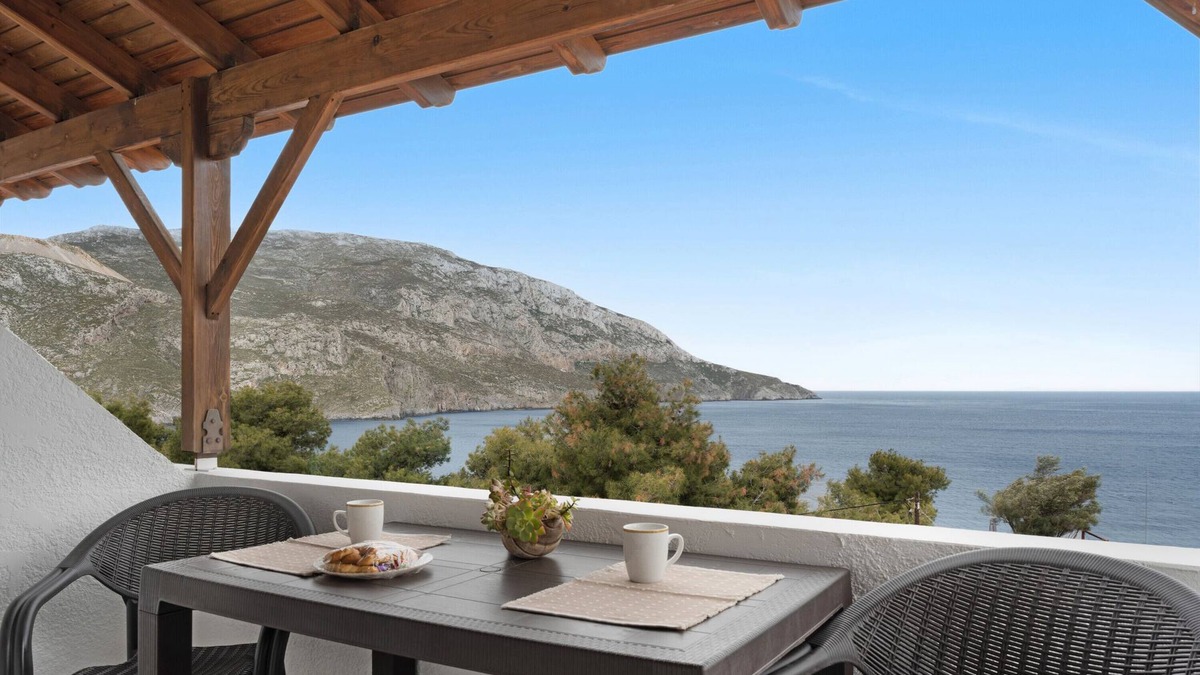 Panormos Apartment | Apartment 'Double Studio No 10' with Balcony and Wi-Fi