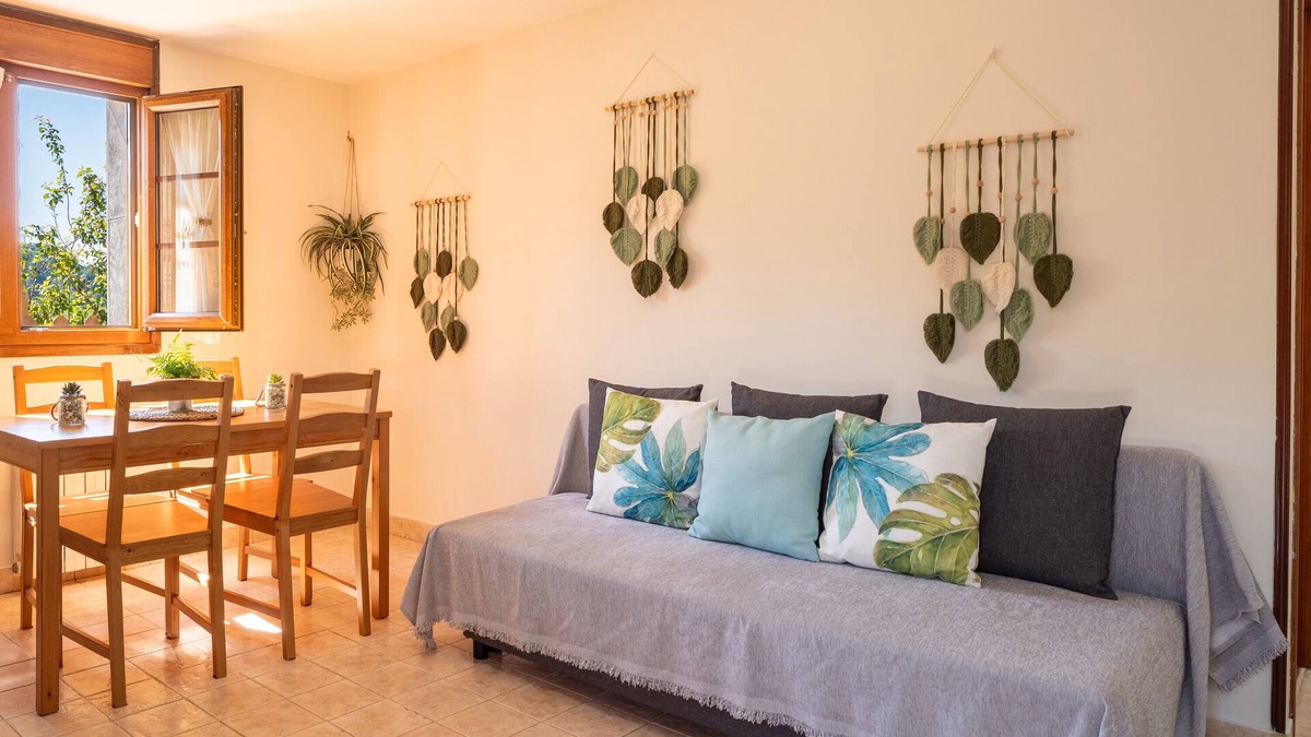 Soto de Cangas Apartment | Apartment 'El Portiellu 1' with Private Terrace and Wi-Fi