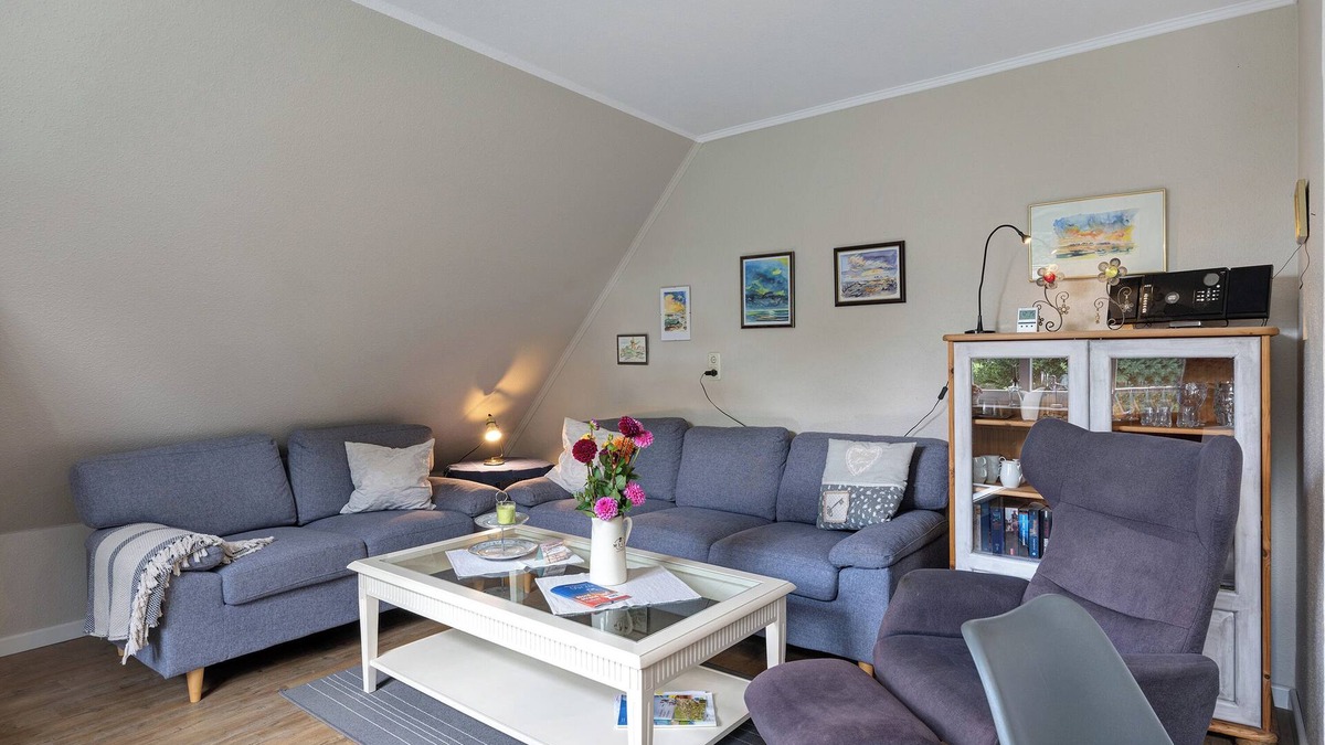 Nordstrand Apartment | Apartment 'Elke Volkerts' with Private Terrace and Shared Garden