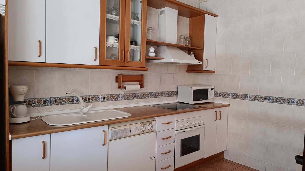 Consuegra Apartment | Apartment 'Entrada' with Shared Terrace, Wi-Fi and Air Conditioning