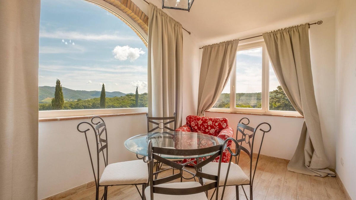 Manciano Apartment | Apartment 'Erica' with Shared Pool, Wi-Fi and Air Conditioning