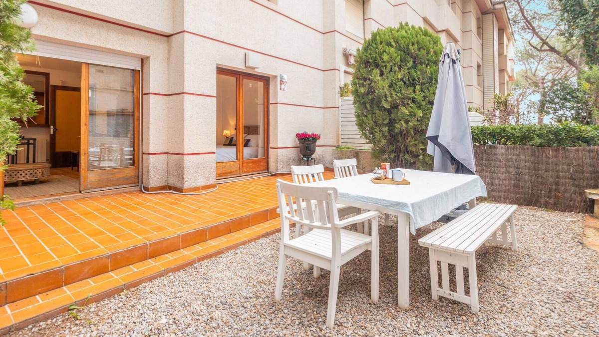 Platja d'Aro Apartment | Apartment 'Con Jardin Y Parking' with Private Terrace, Wi-Fi and Air Conditioning