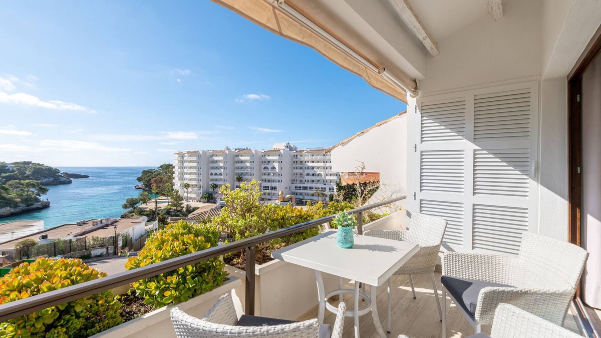 Cala Ferrera Apartment | Apartment 'Estrella De Mar' with Sea View, Wi-Fi and Air Conditioning