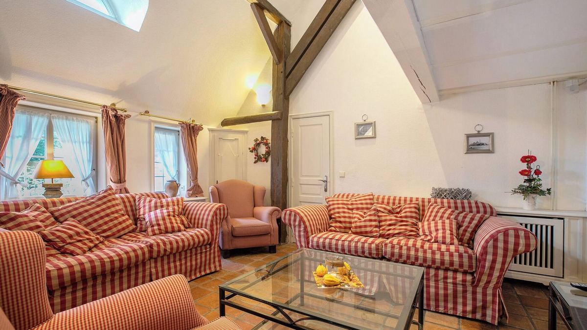 Emmelsbuell-Horsbuell Apartment | Apartment 'Friesenhaus' with Shared Garden and Wi-Fi