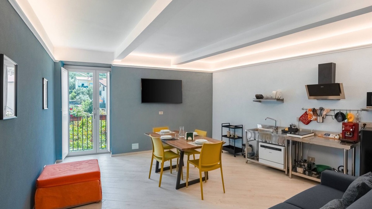 Ascea Apartment | Apartment 'Familiare Parmenide' with Wi-Fi and Air Conditioning
