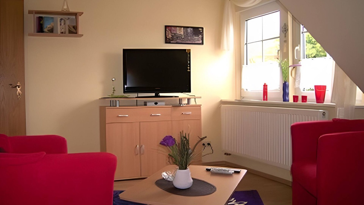 Wangerland Apartment | Apartment 'Familie Obst' with Shared Garden and Wi-Fi