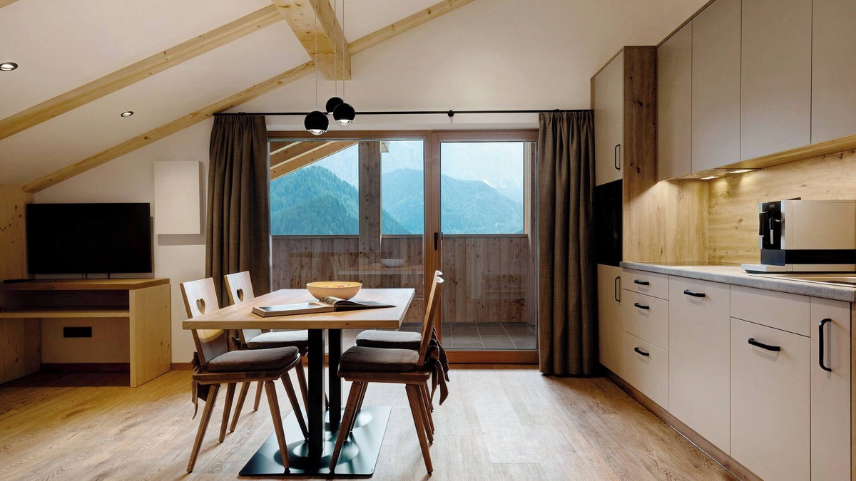 Daunei Apartment | Apartment 'Fën' with Mountain View, Shared Garden and Wi-Fi