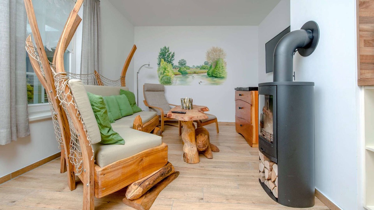 Neuendorf Apartment | Apartment 'Ferienwohnung Fliess' with Private Terrace and Wi-Fi