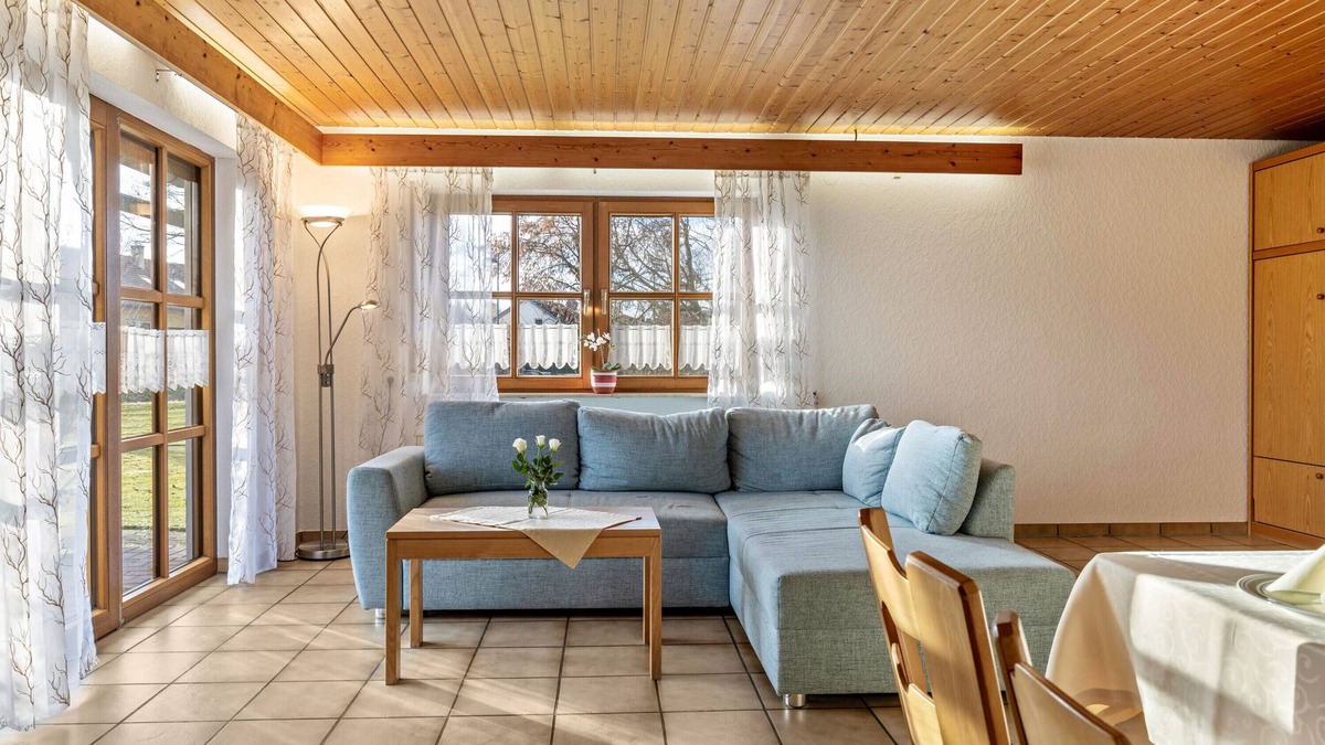 Hohenstein Apartment | Apartment 'Ferienhaus Toni Rosenstube' with Private Terrace, Shared Garden and Wi-Fi