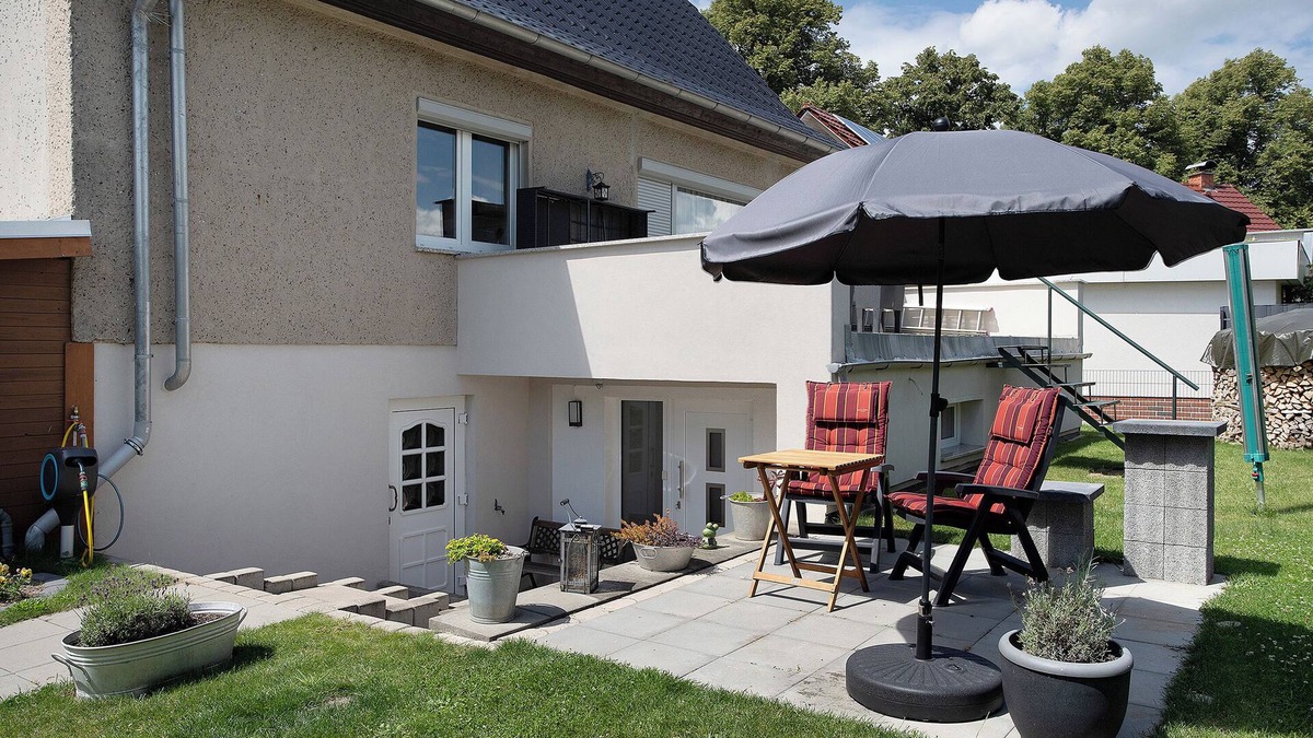 Muritz Apartment | Apartment 'Ferienwohnung Kastanienallee' with Private Terrace, Private Garden and Wi-Fi