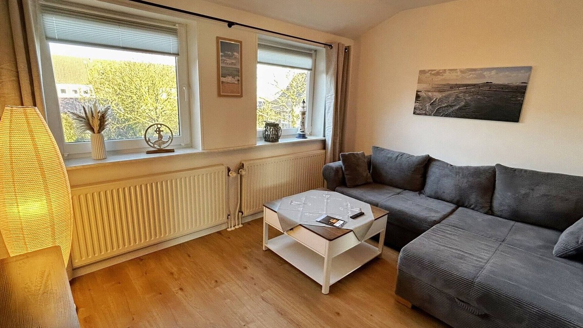 Hallig Langeneß Apartment | Apartment 'Ferienwohnung Godewind' with Shared Terrace, Shared Garden and Wi-Fi