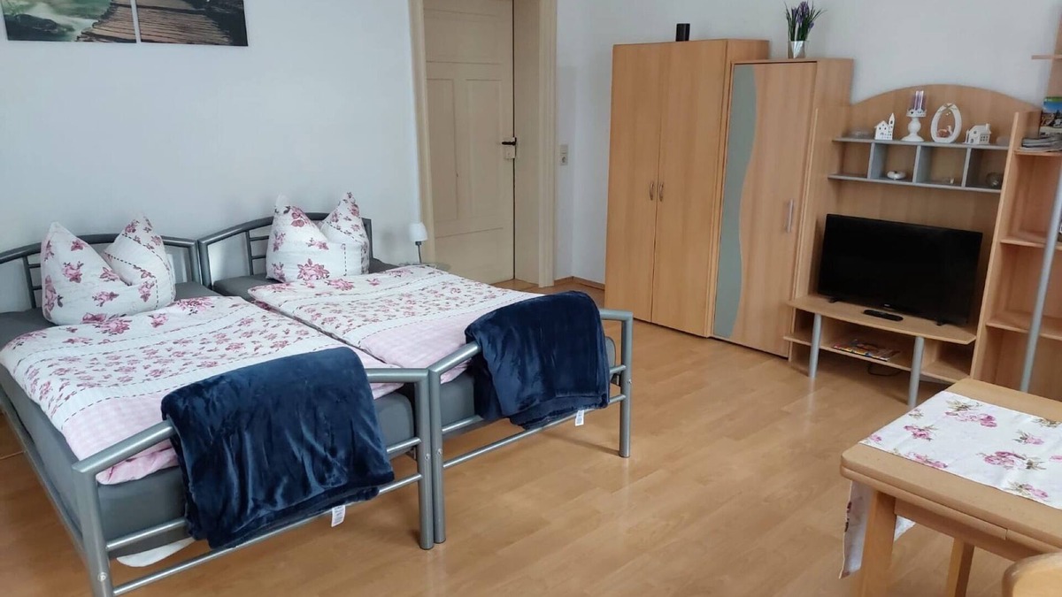 Doebeln Apartment | Apartment 'Ferienwohnung Am Muldenufer' with Shared Terrace, Private Garden and Wi-Fi