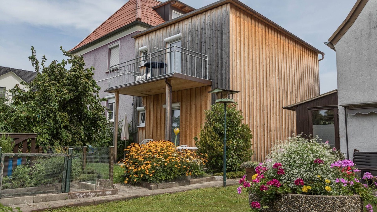 Reutin Apartment | Apartment “Ferienwohnung Eyrich OG” near Lake Constance with Wi-Fi, Terrace & Garden