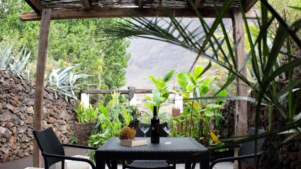 Las Puntas Apartment | Apartment 'Finca Wapa -Rústico' with Sea View, Wi-Fi and Air Conditioning
