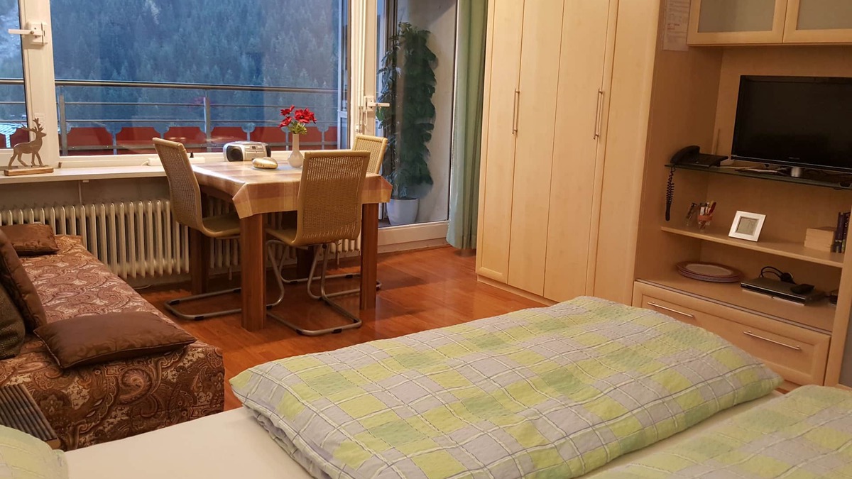 Mittelberg Apartment | Apartment for 2 persons with balcony, pool, sauna, mountain view, mountain bath incl.