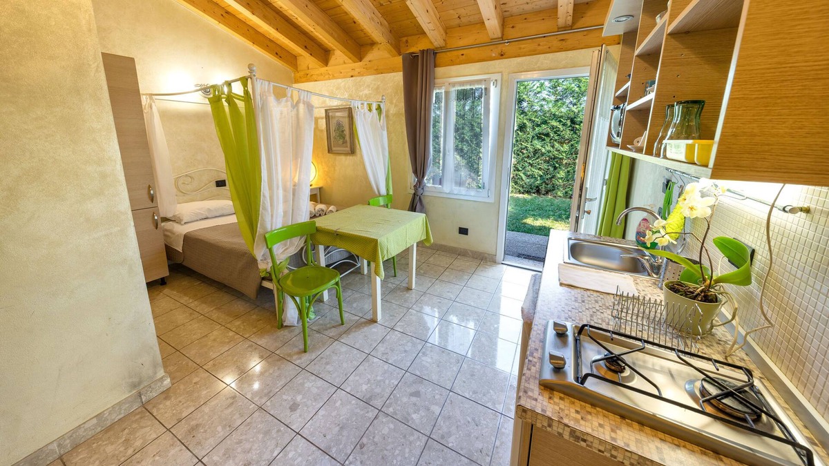 Sud Apartment | Apartment for 3 people in the village with garden