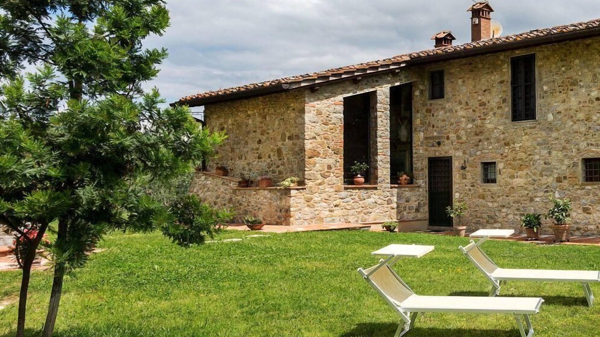 Quarrata Apartment | Apartment for 7 persons approx. 200 qm in Quarrata, Tuscany (Pistoia Province)