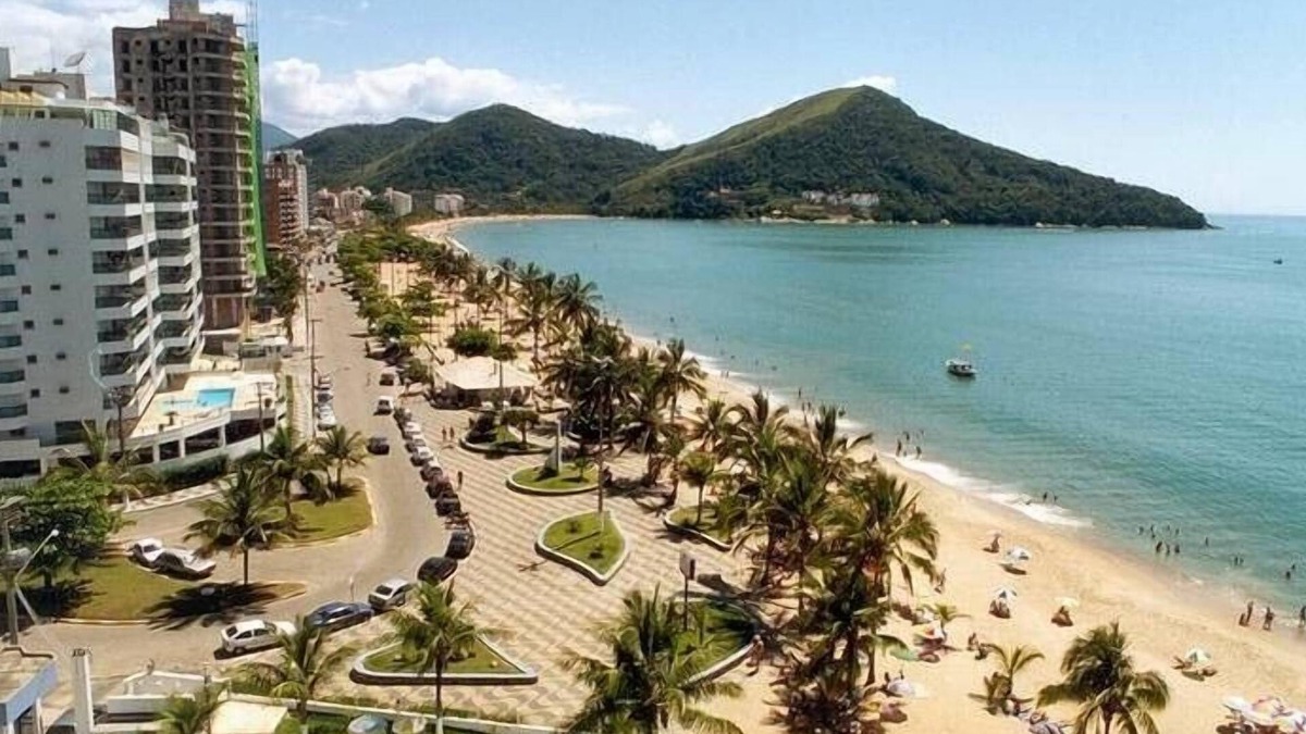 Ipiranga Apartment | Apartment for up to 8 people martim de sá with air + house for 12 people + sobrado for 15 people